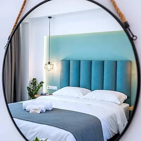 Azzurro Deluxe Hotel