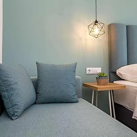 Azzurro Deluxe Hotel